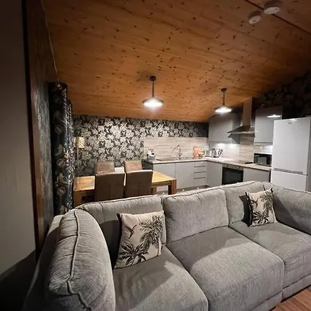 Harvest 15 Lodge, Yellowtop Country Park * 셀비